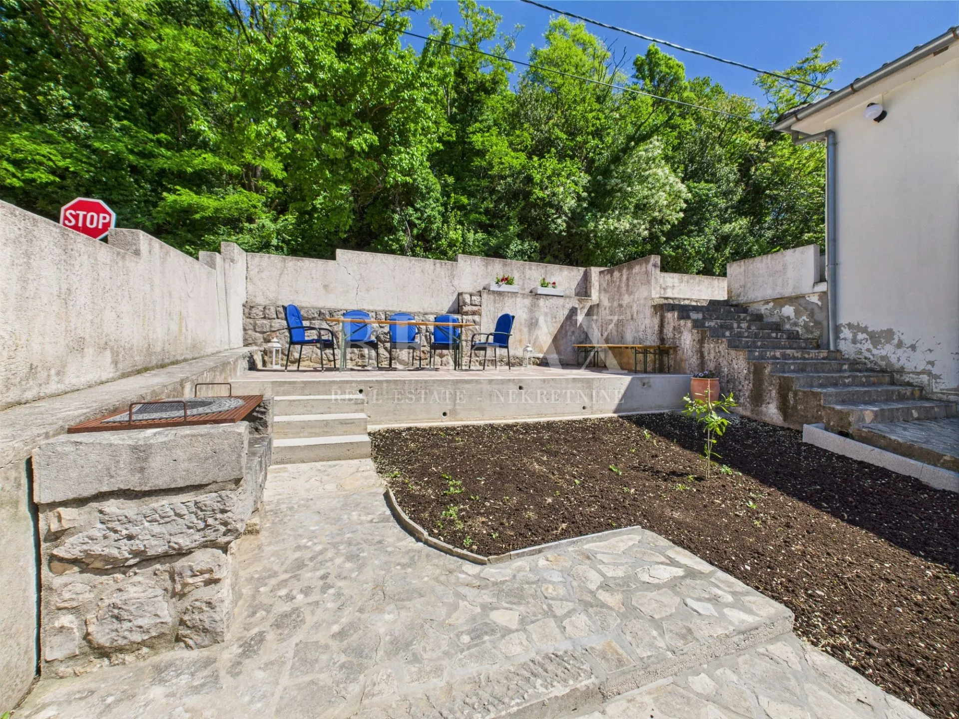 bribir - renovirana obiteljska kuća - slika 26