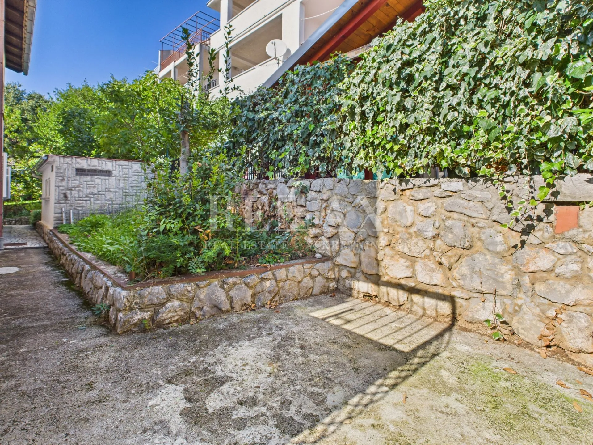 dramalj - kuća sa dvije stambene jedinice - slika 9