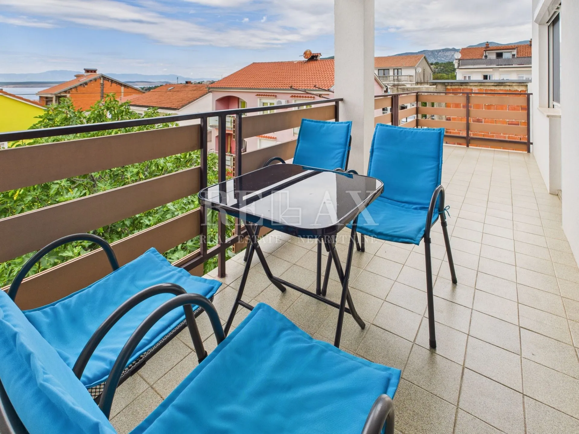 crikvenica - trosobni stan s garažom - slika 21