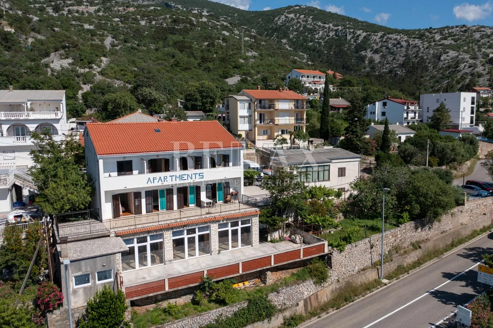 senj, sveti juraj - kuća sa tri etaže u prvom redu do mora - slika 5