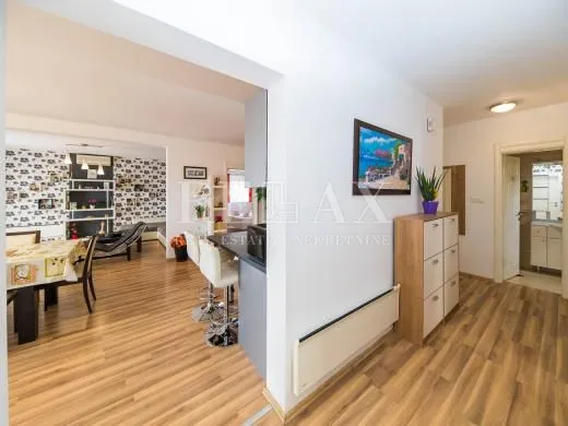 crikvenica,dramalj - kuća sa 7 apartmana - slika 57