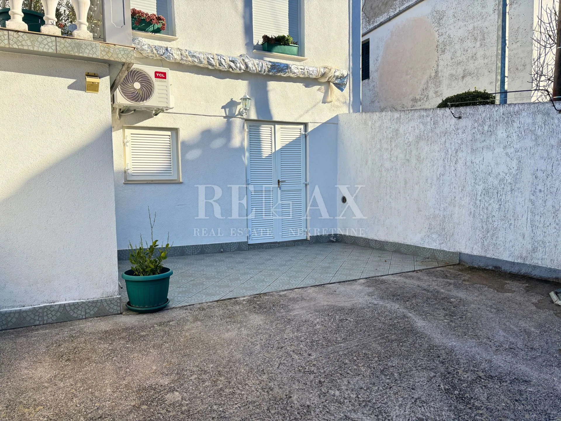jadranovo - samostojeća kuća s 3 apartmana - slika 41
