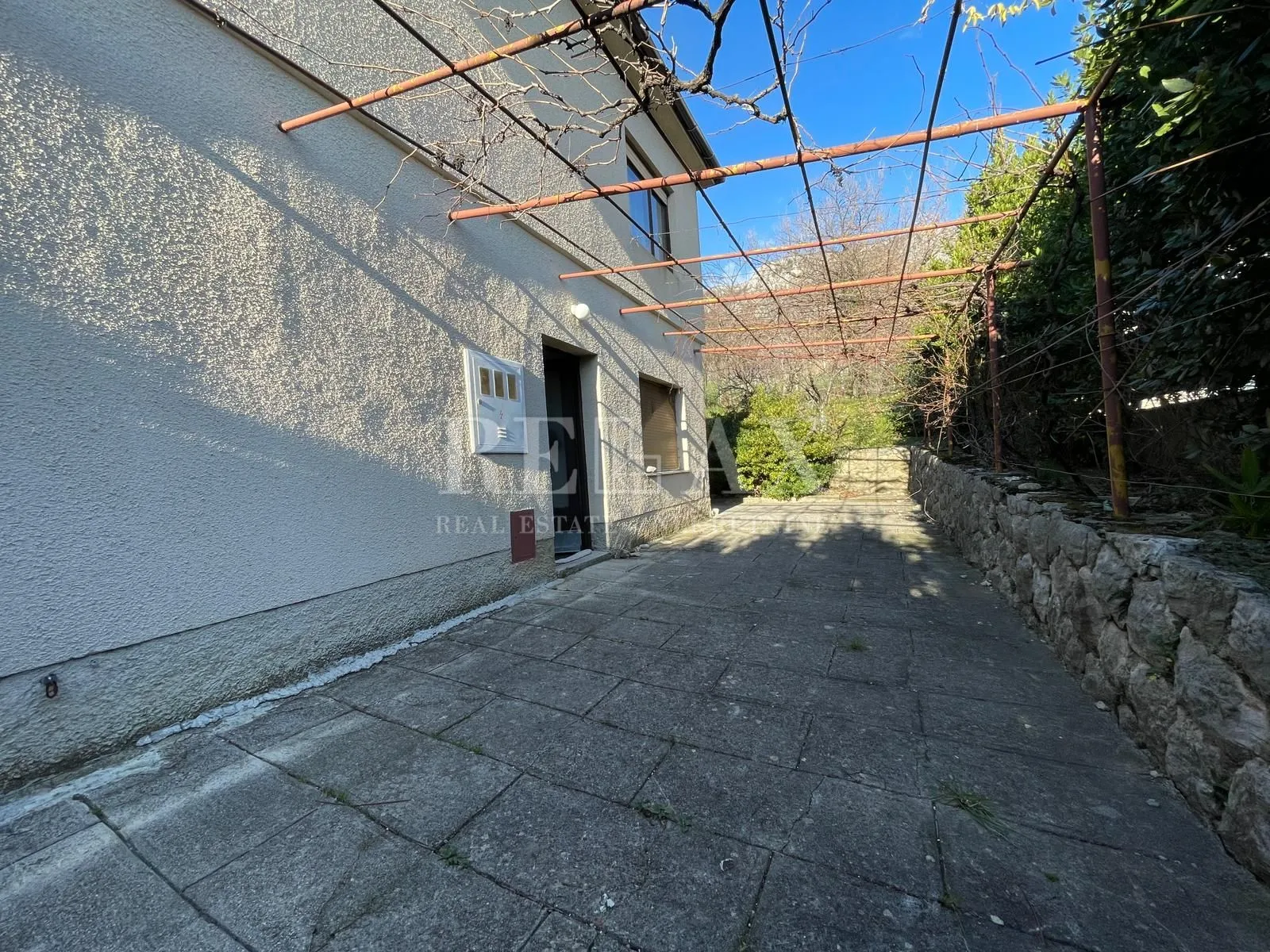 bribir - kuća sa dva stana - slika 14