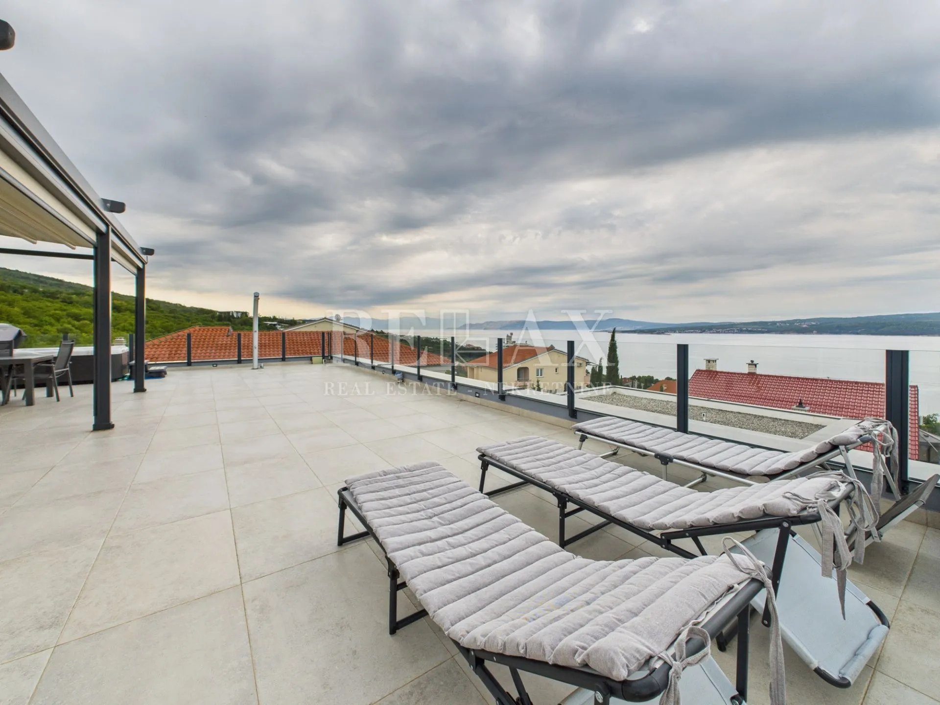 dramalj - dvije stambene jedinice s panoramskim pogledom - slika 33