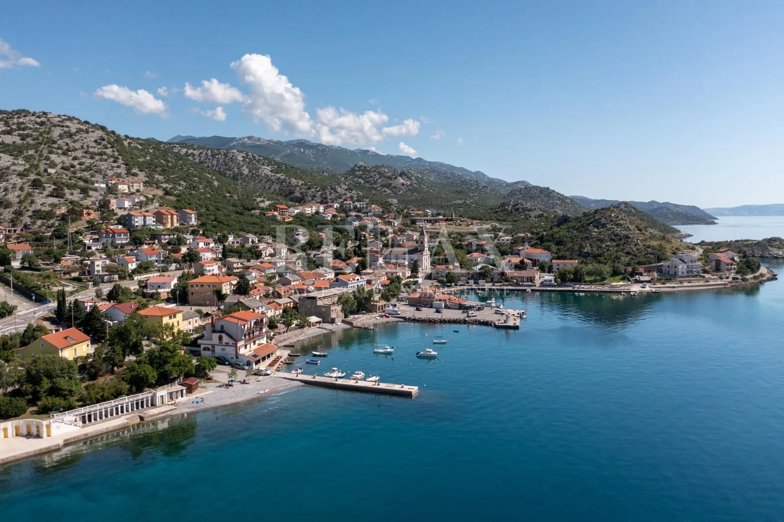 senj, sveti juraj - kuća sa tri etaže u prvom redu do mora - slika 20