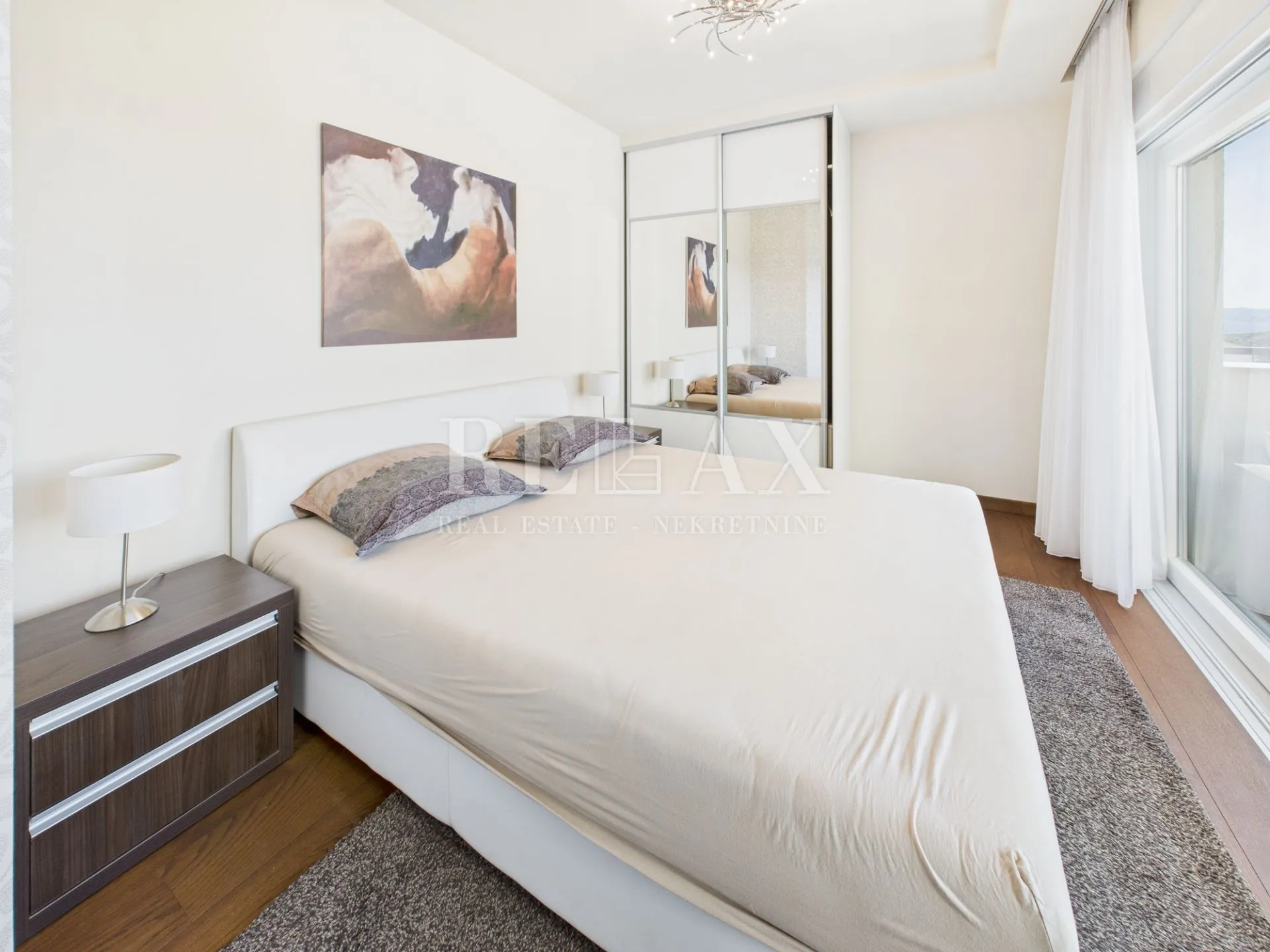 klenovica - moderna vila s bazenom - slika 45
