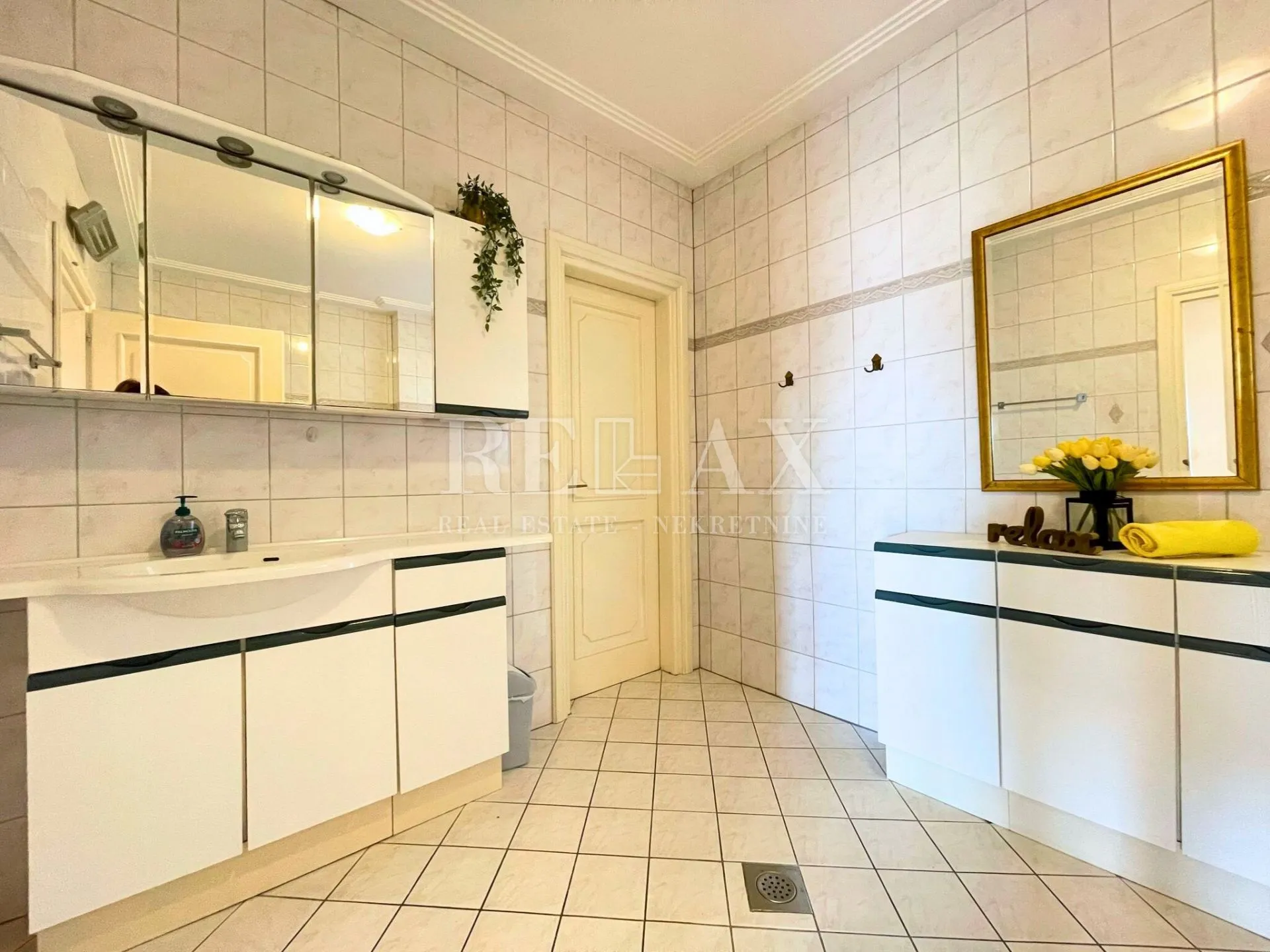 crikvenica - mediteranska vila s vrtom i gostinjskom kućom - slika 8