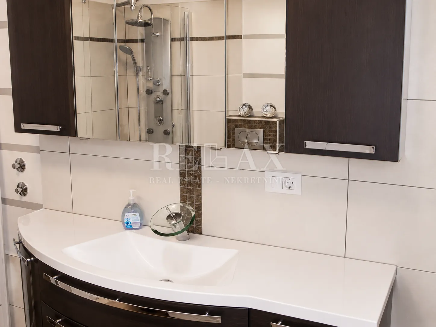 novi vinodolski - ekskluzivna apartmanska kuća, 50 m od mora - slika 24