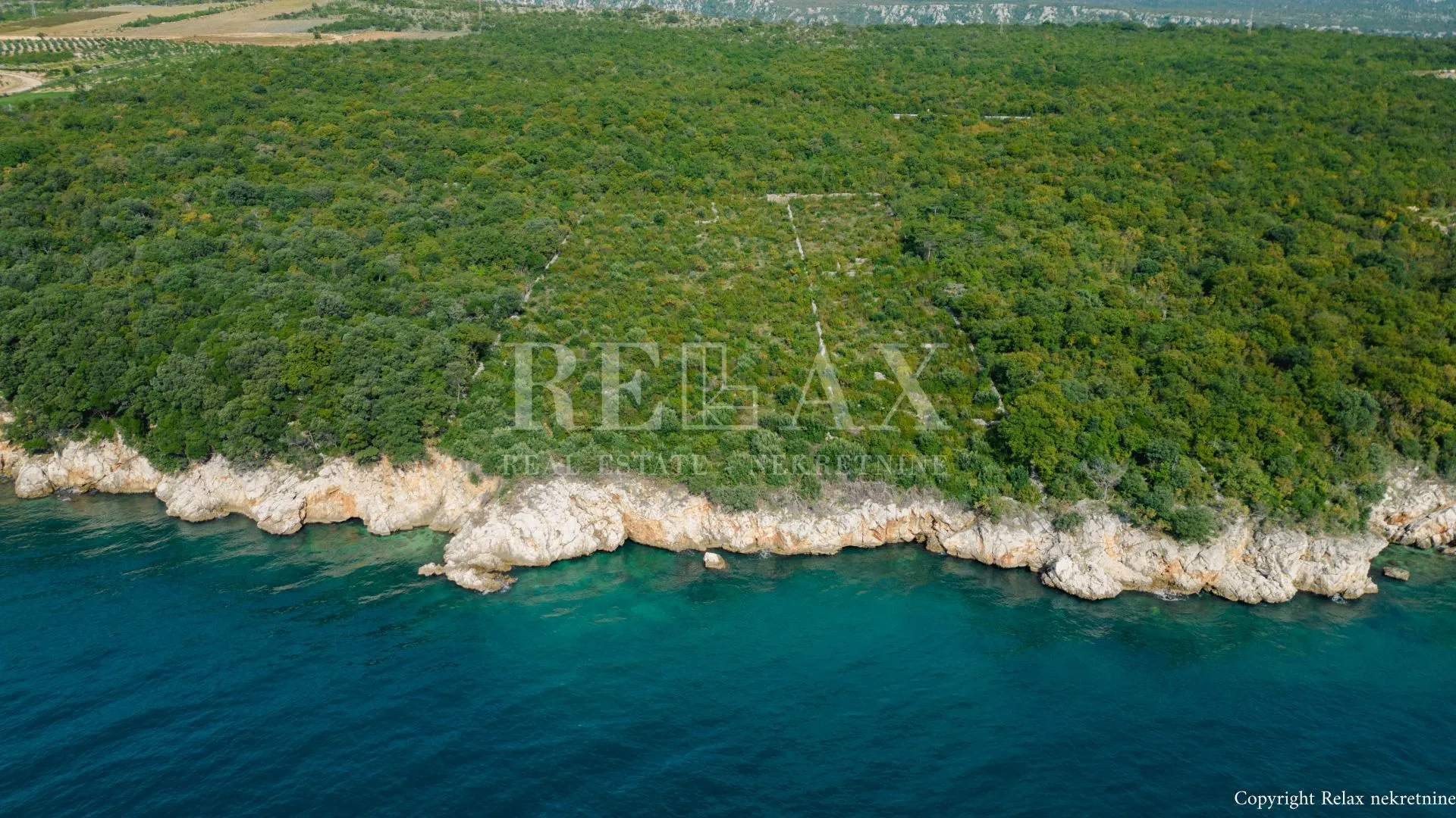 Novi Vinodolski - investicijsko zemljište, prvi red do mora