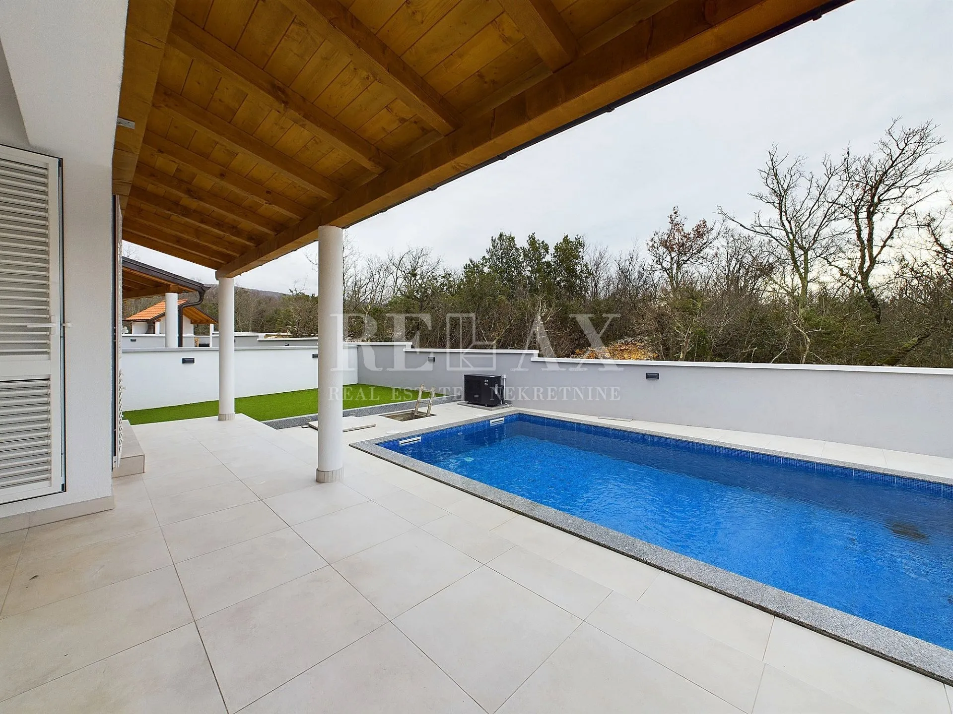 jadranovo - vila s bazenom - slika 3