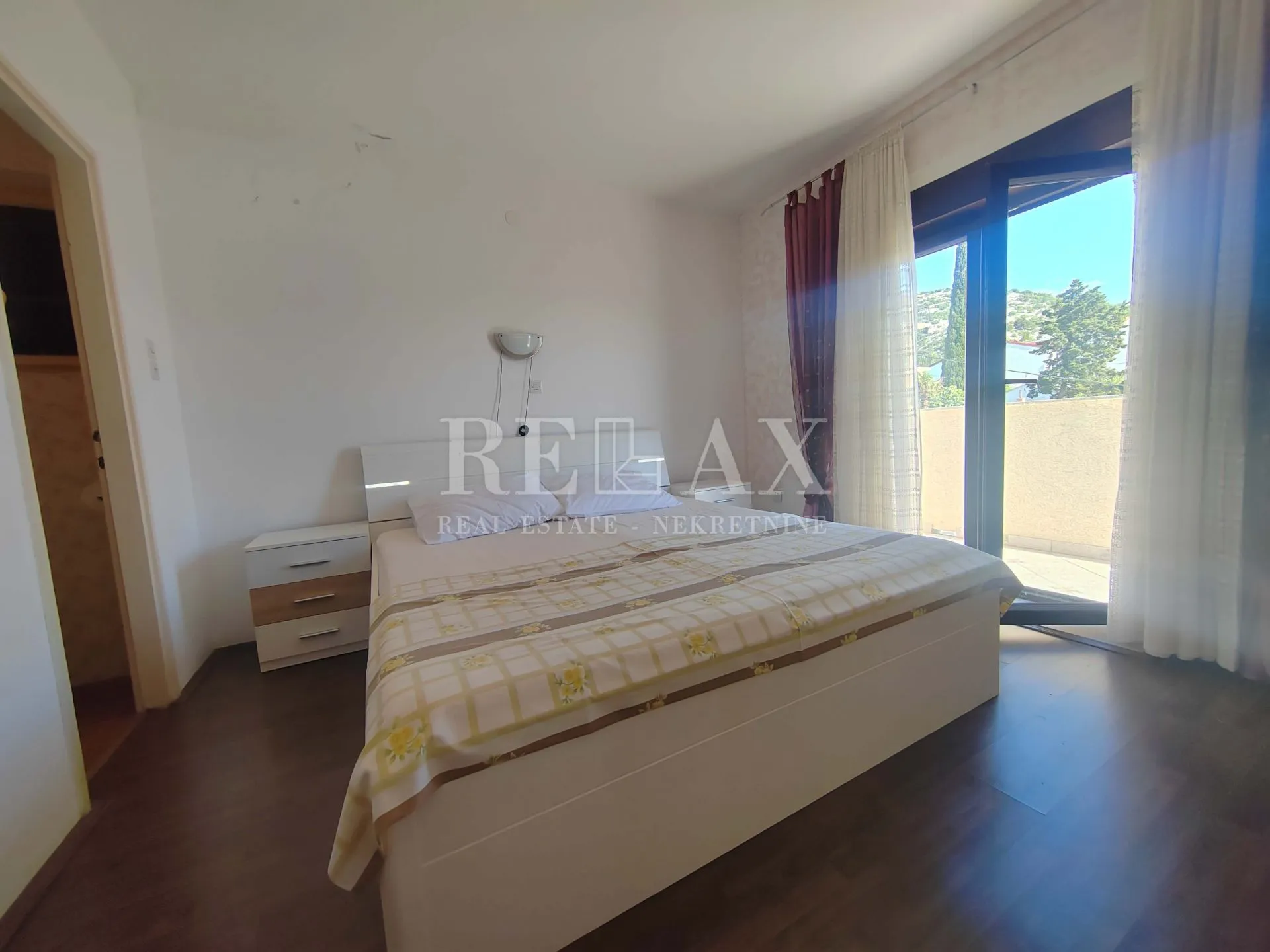 senj, sveti juraj - kuća sa tri etaže u prvom redu do mora - slika 19