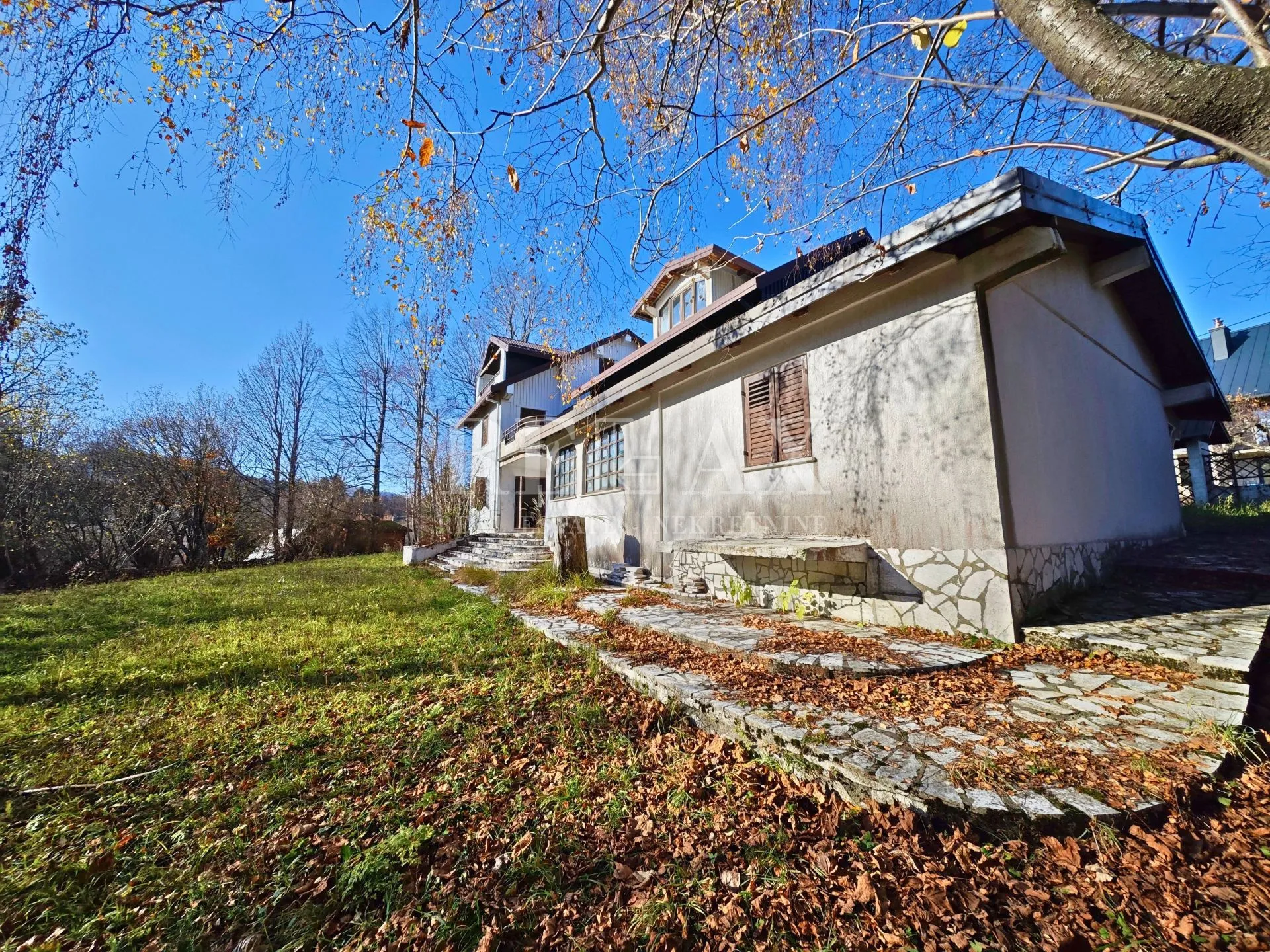 fužine - samostojeća kuća s velikom okućnicom - slika 3