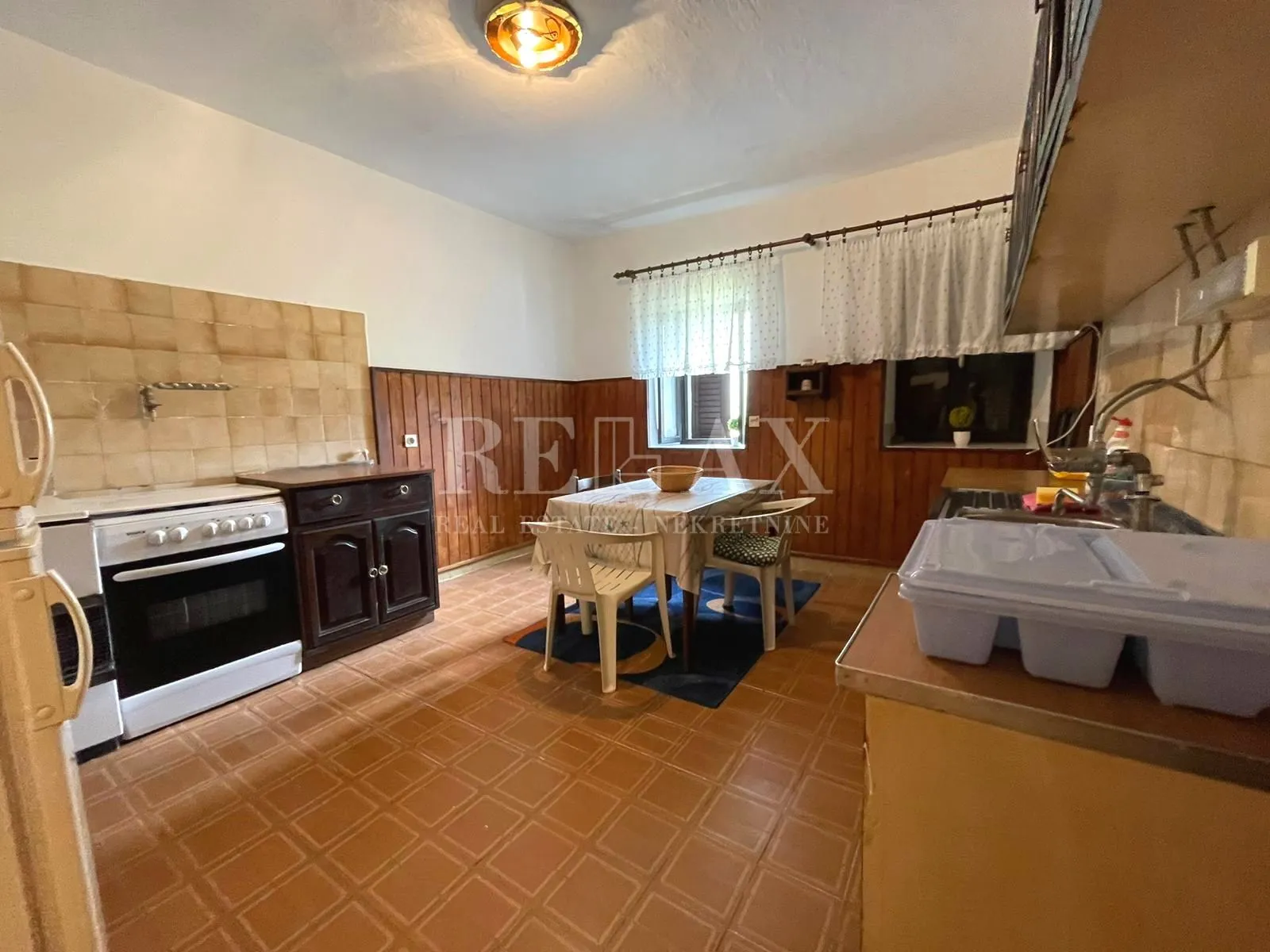 bribir - kuća s garažom - slika 9