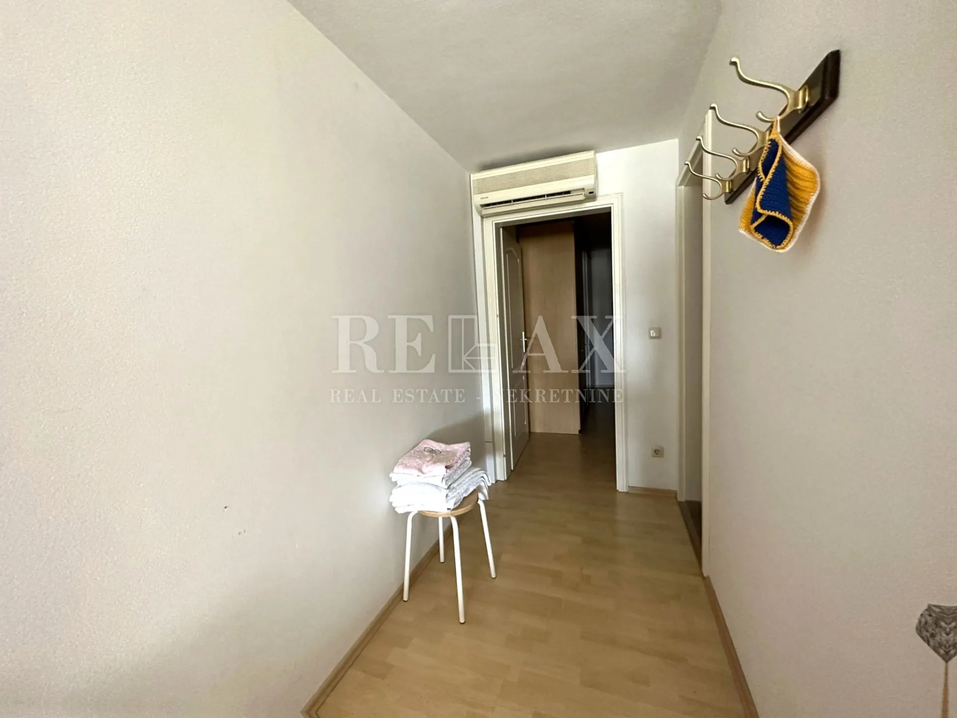 crikvenica- kuća u širem centru sa 7 apartmana - slika 52