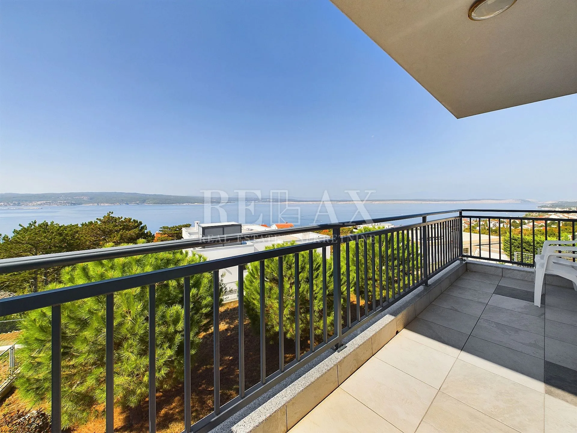 crikvenica - vila s bazenom i pogledom na more - slika 27