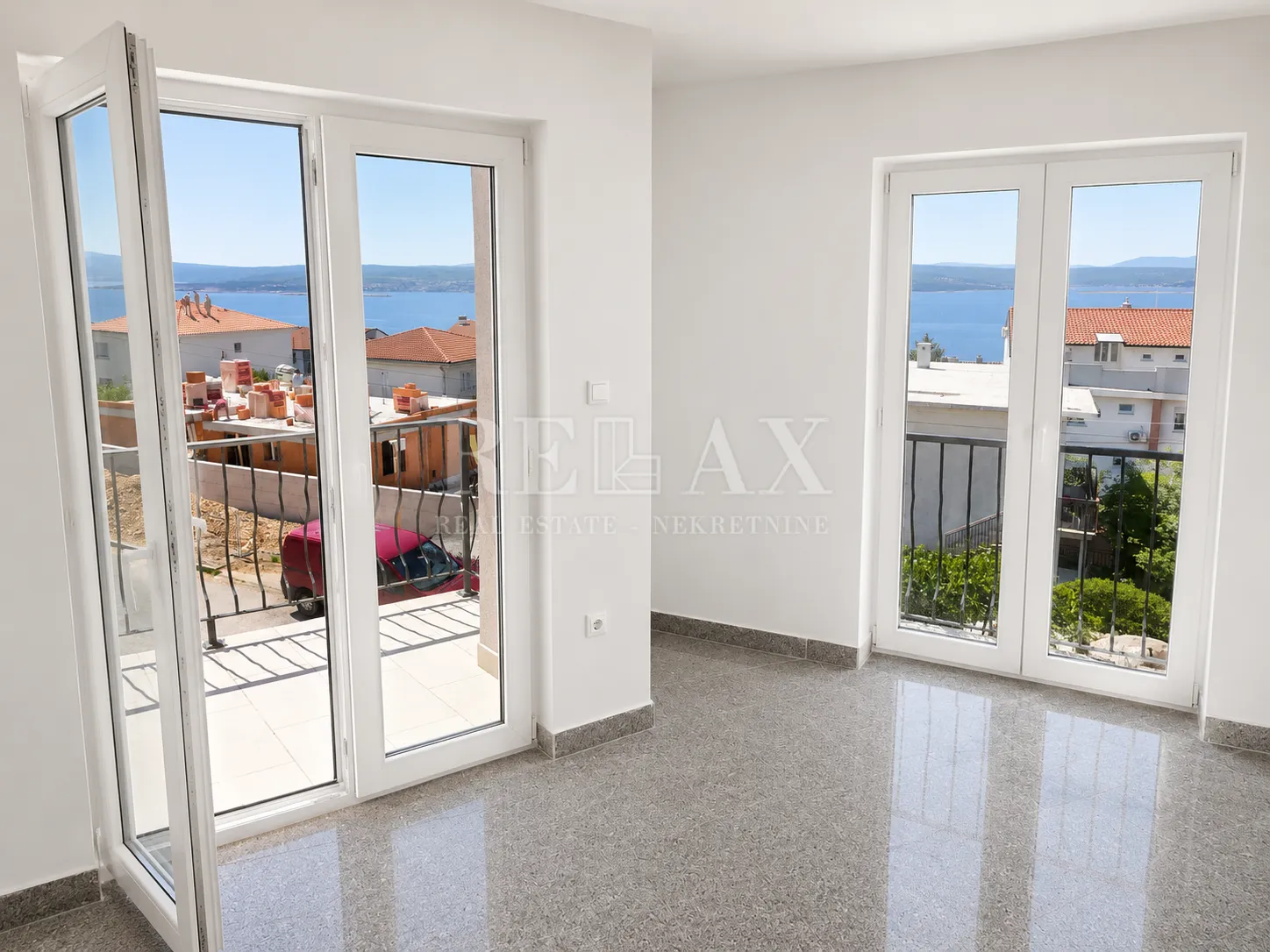 crikvenica - adaptirani stan s lođom - slika 4