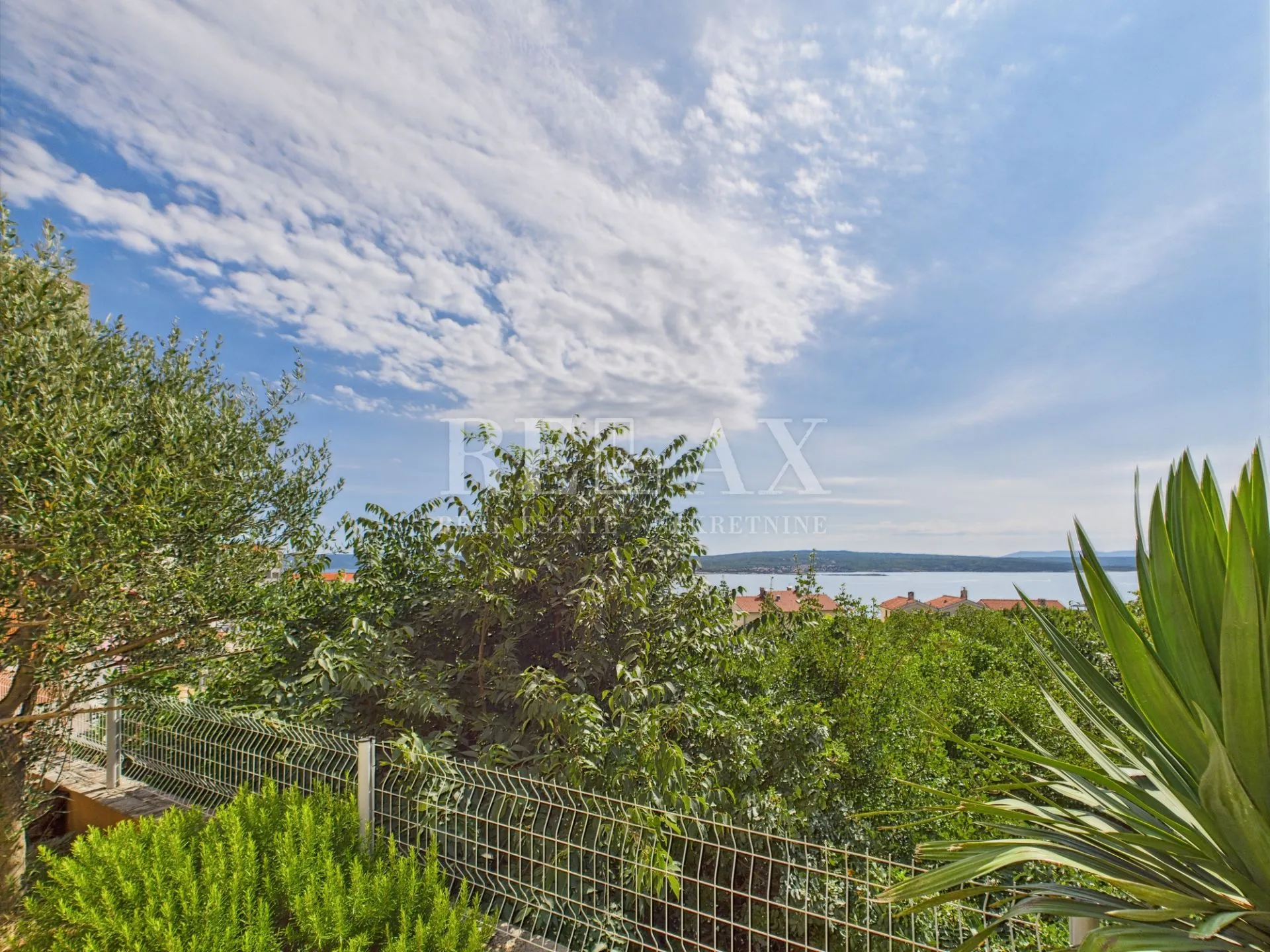 crikvenica - prostrani stan s okućnicom i parkirnim mjestom - slika 3