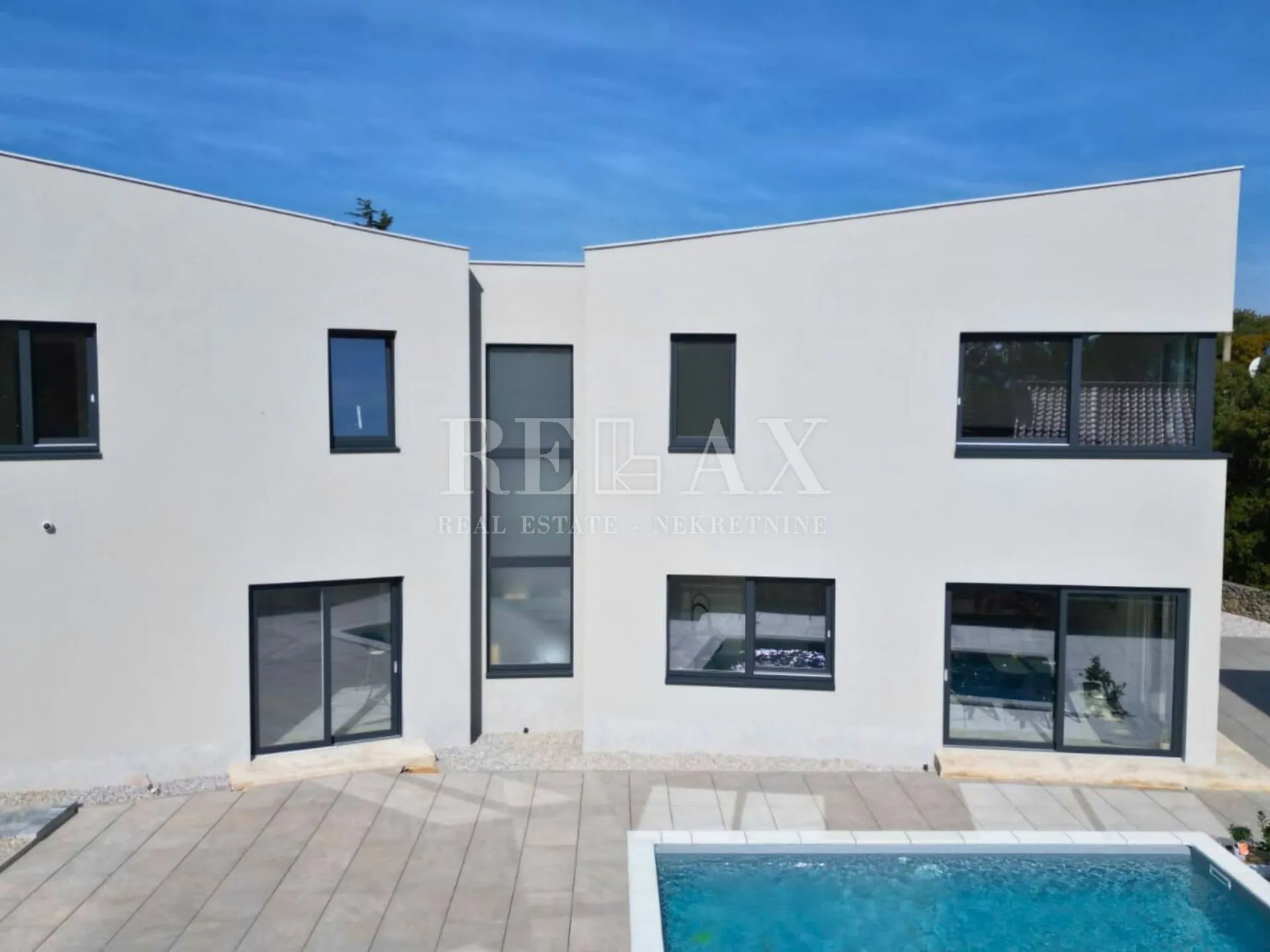 otok krk, muraj - luksuzno opremljena vila s bazenom - slika 3