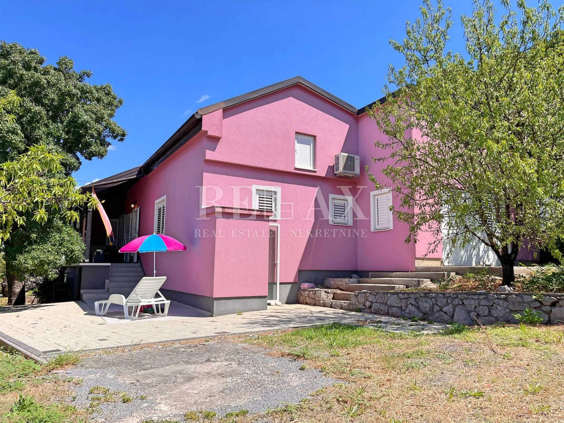 senj, sv. juraj - kuća s velikom okućnicom - slika 18