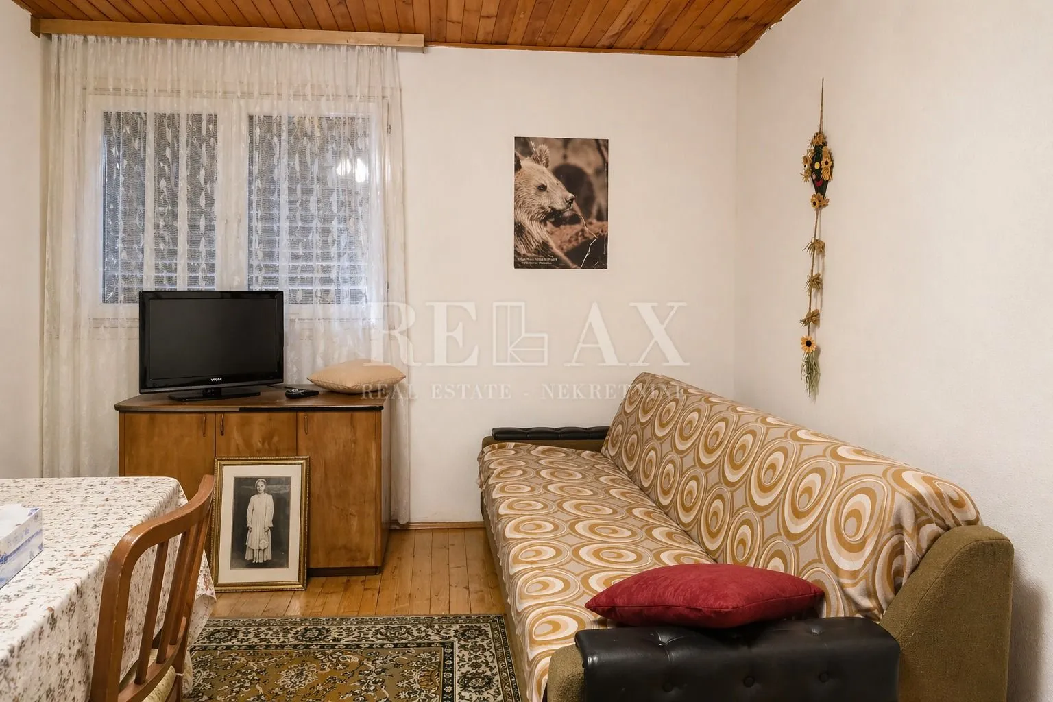 otočac, sinac - vikendica s velikom okućnicom - slika 7