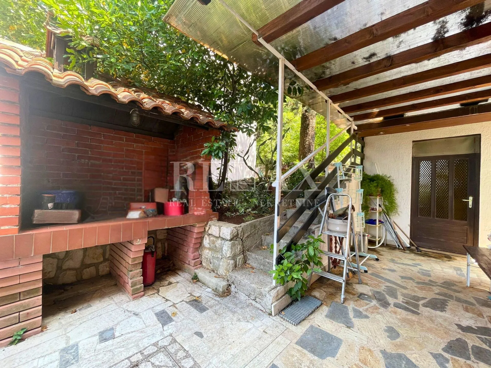 dramalj - kuća sa 4 apartmana, 150 m od mora - slika 14