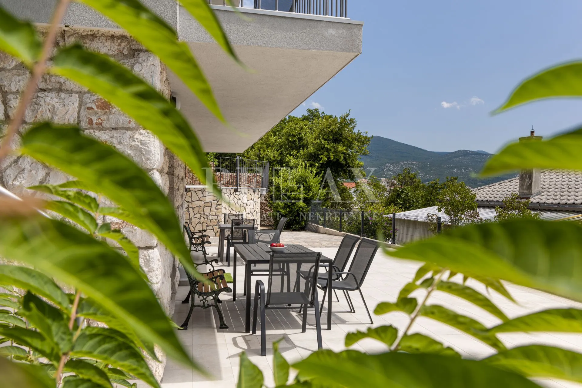 povile - vila s bazenom, nadomak mora - slika 30