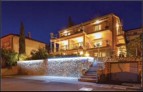 crikvenica,dramalj - kuća sa 7 apartmana - slika 2