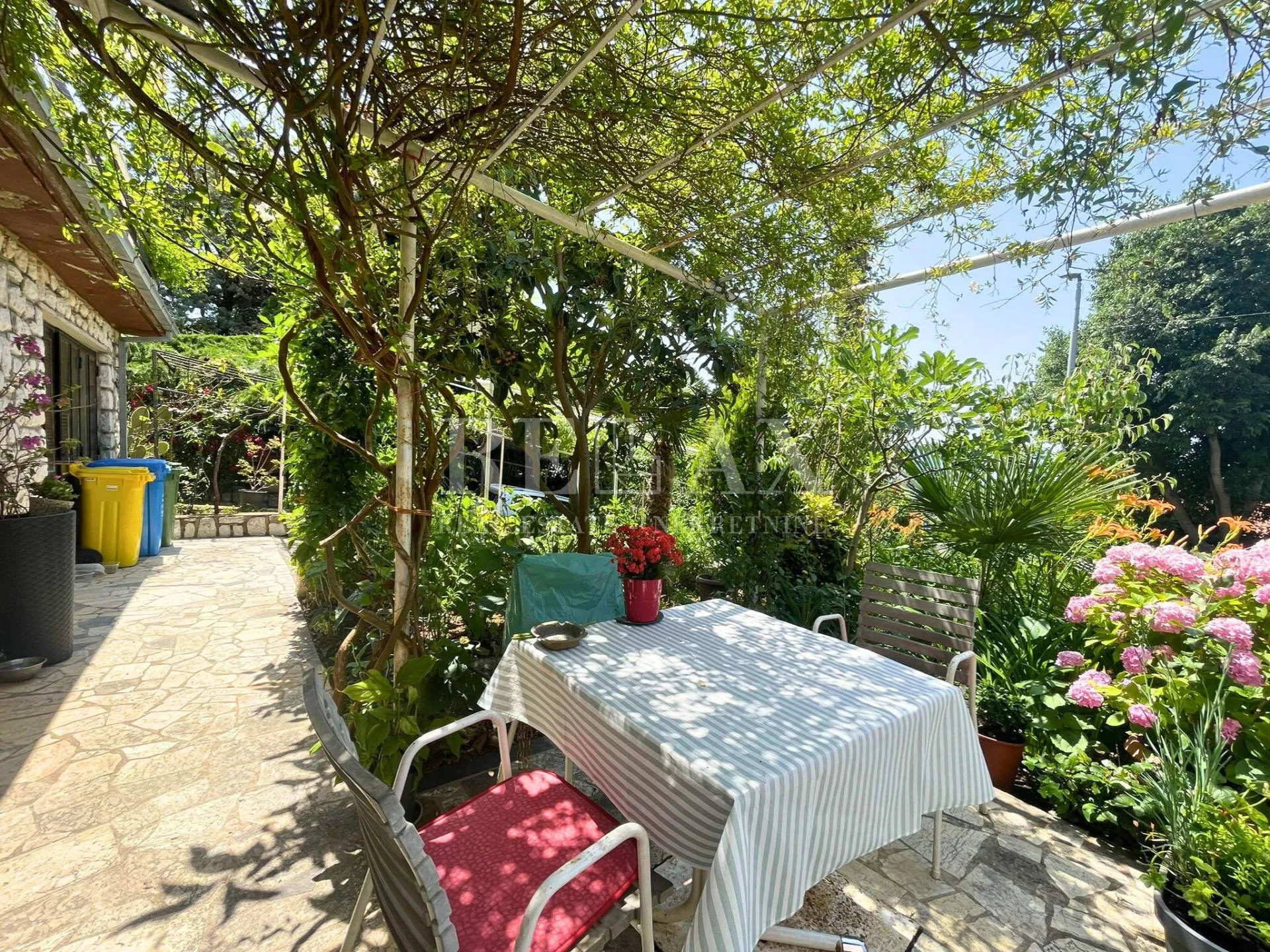 dramalj - kuća sa 4 apartmana, 150 m od mora - slika 20