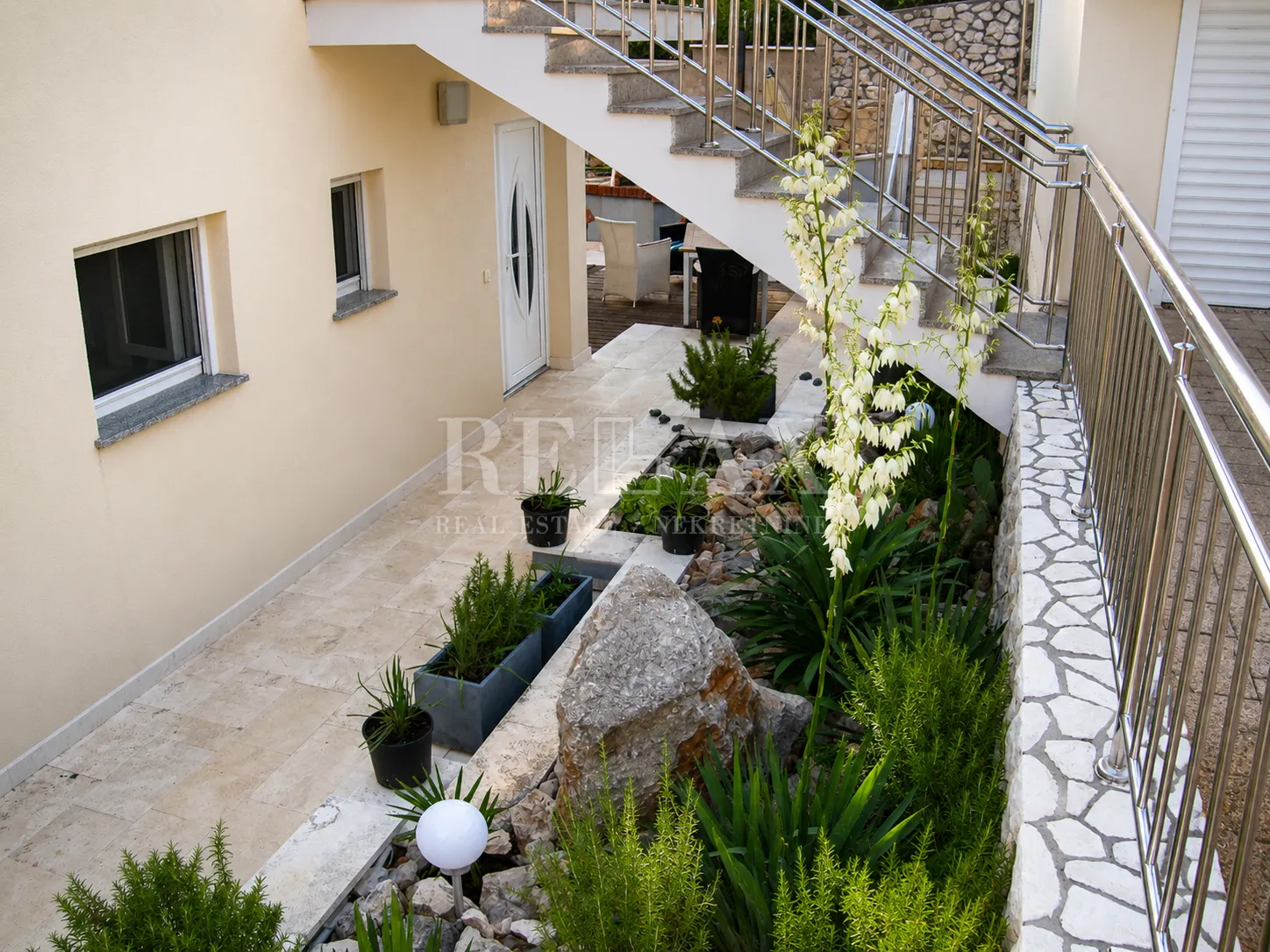 novi vinodolski - ekskluzivna apartmanska kuća, 50 m od mora - slika 30