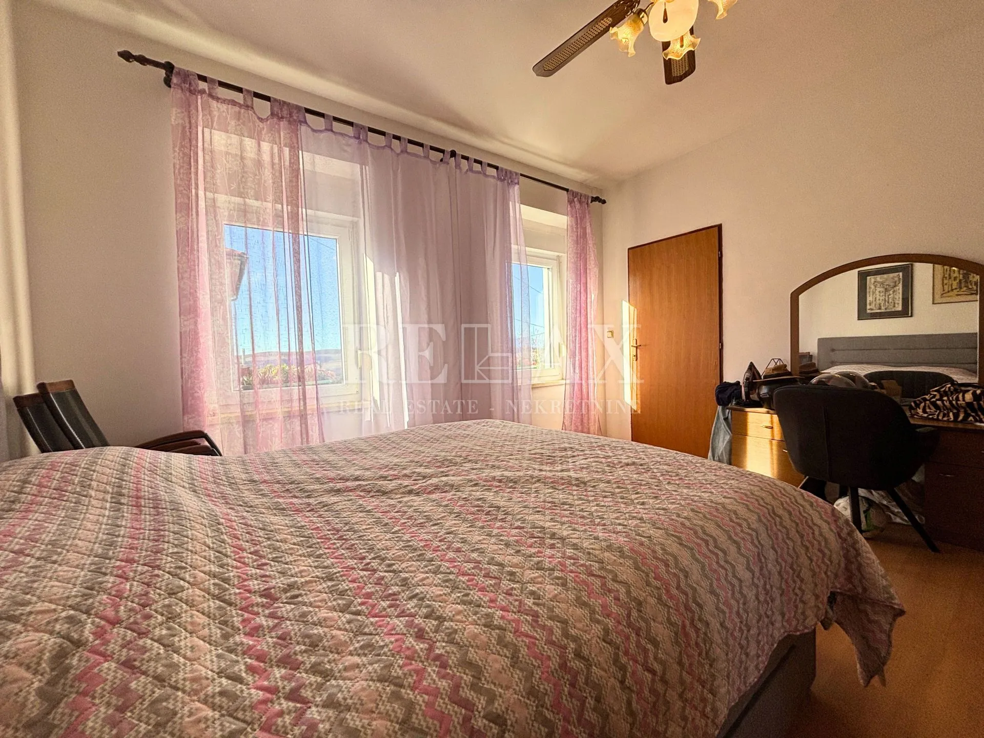 jadranovo - samostojeća kuća s 3 apartmana - slika 27