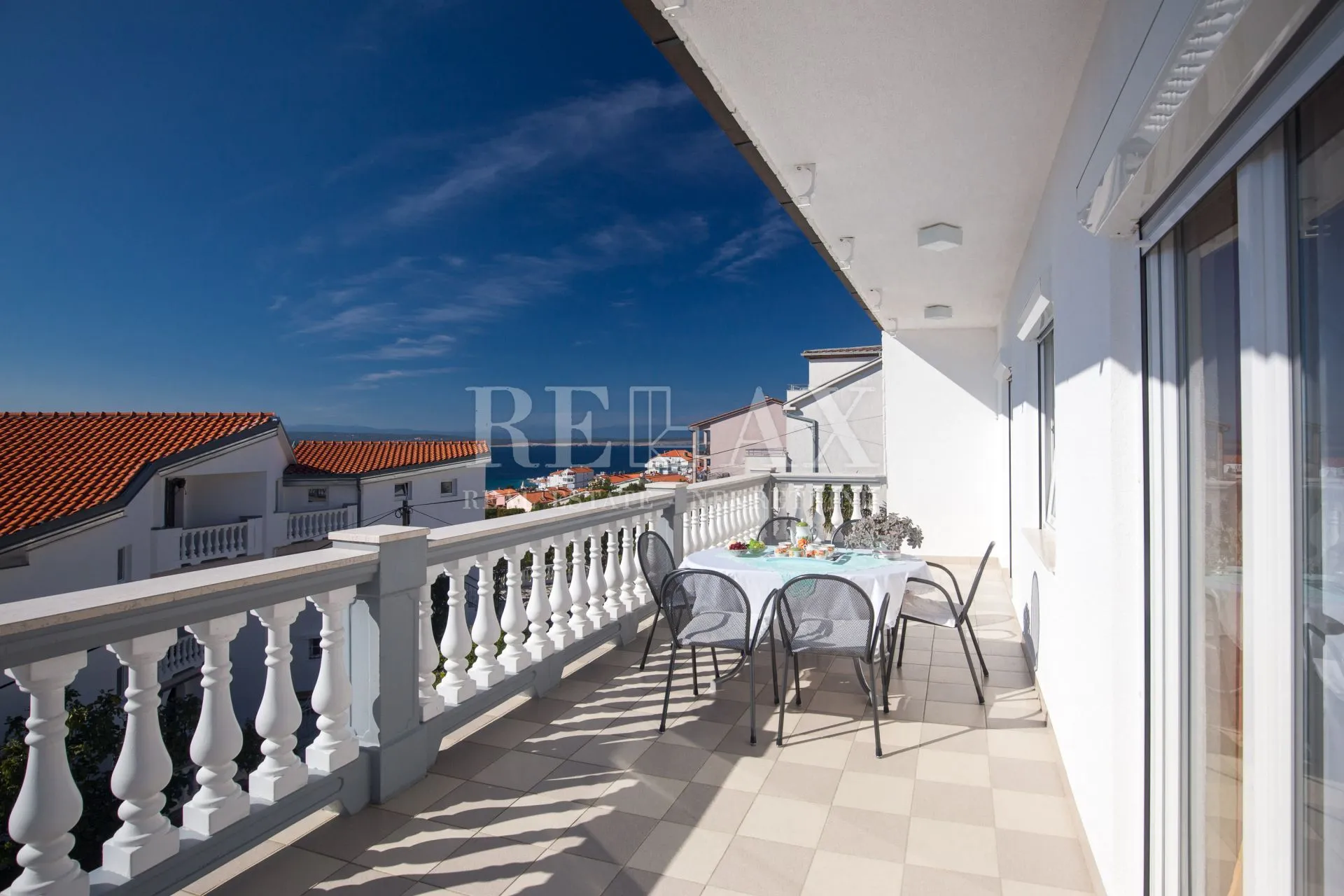 crikvenica - kuća sa 6 stanova, bazen - slika 35