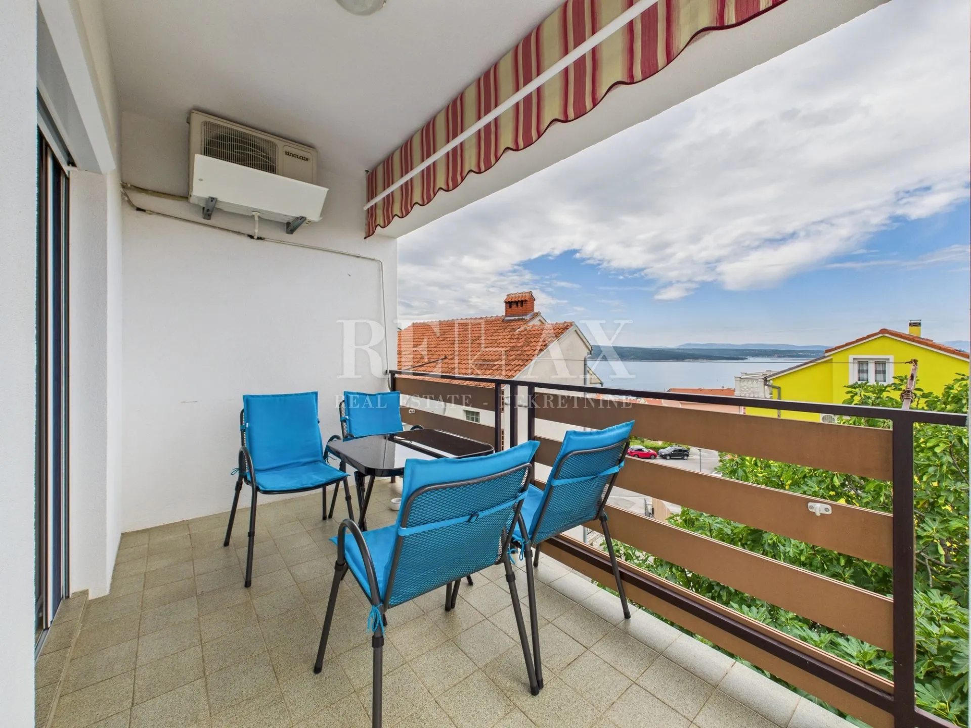 crikvenica - trosobni stan s garažom - slika 19