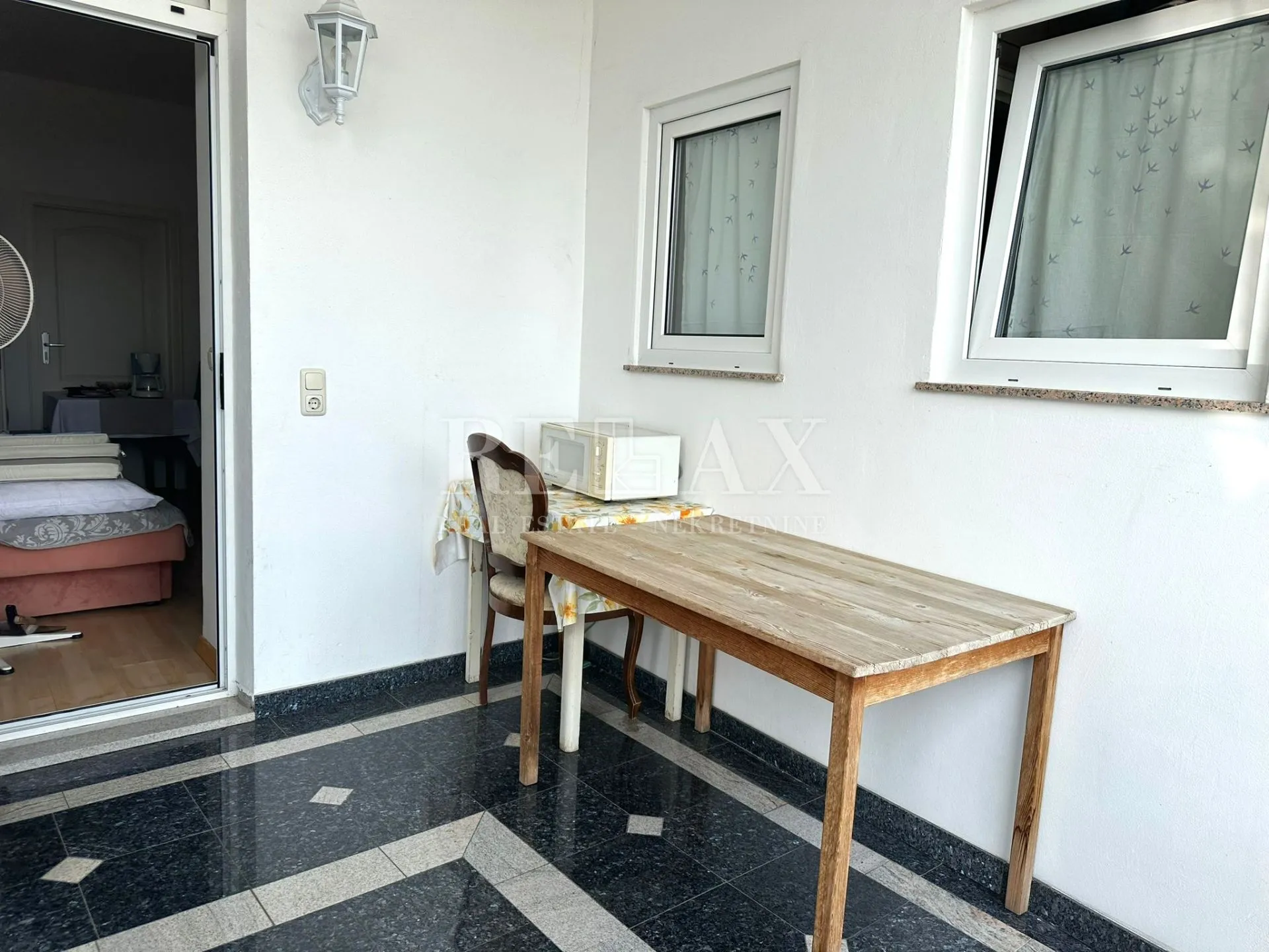 crikvenica- kuća u širem centru sa 7 apartmana - slika 56
