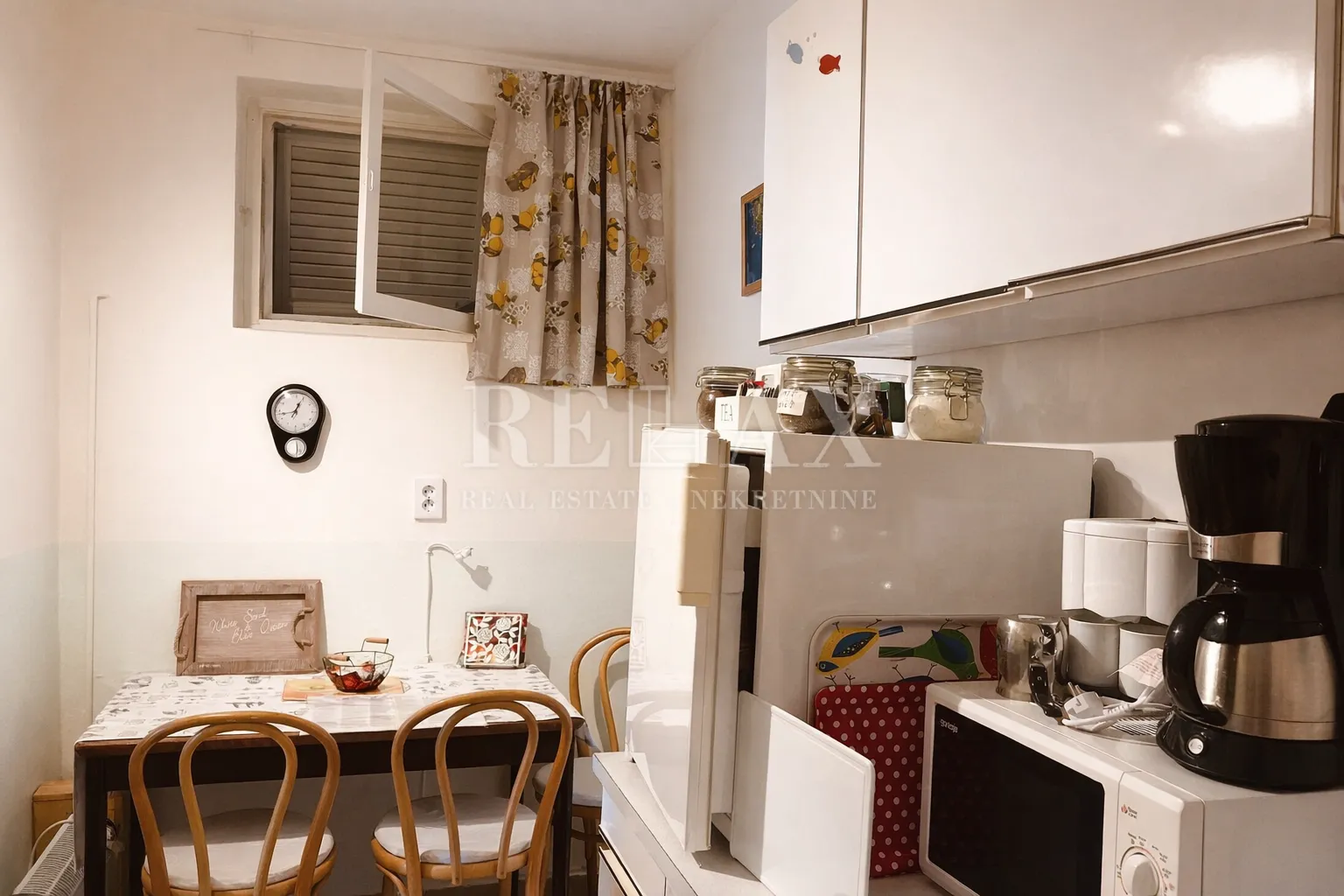 novi vinodolski - dvojna kuća s 3 apartmana - slika 12