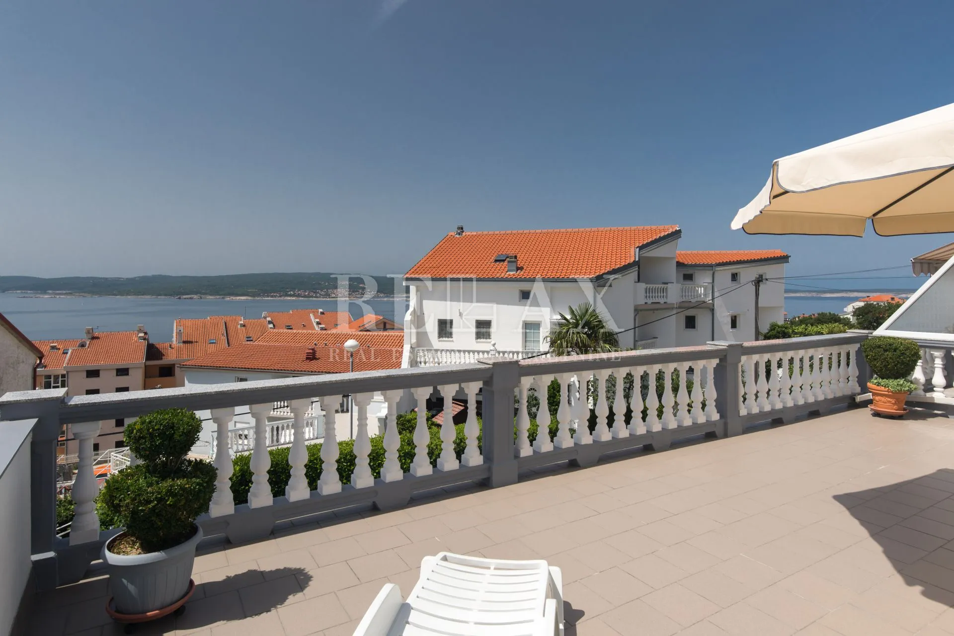 crikvenica - kuća sa 6 stanova, bazen - slika 45