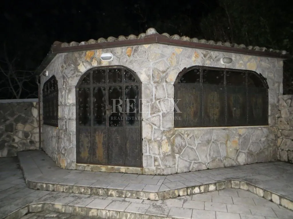 crikvenica - restoran sa lijepom terasom - slika 18