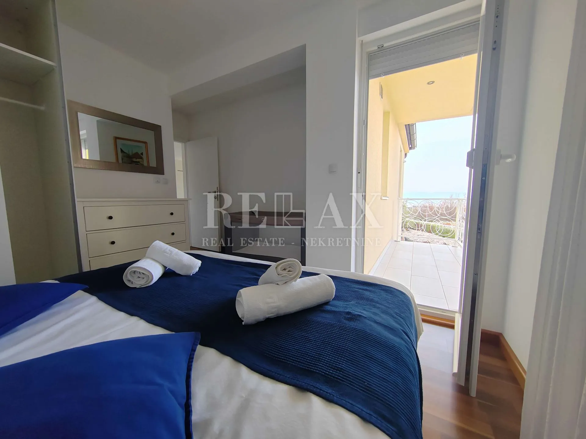 otok krk, omišalj - kuća sa vrtom i bazenom - slika 5
