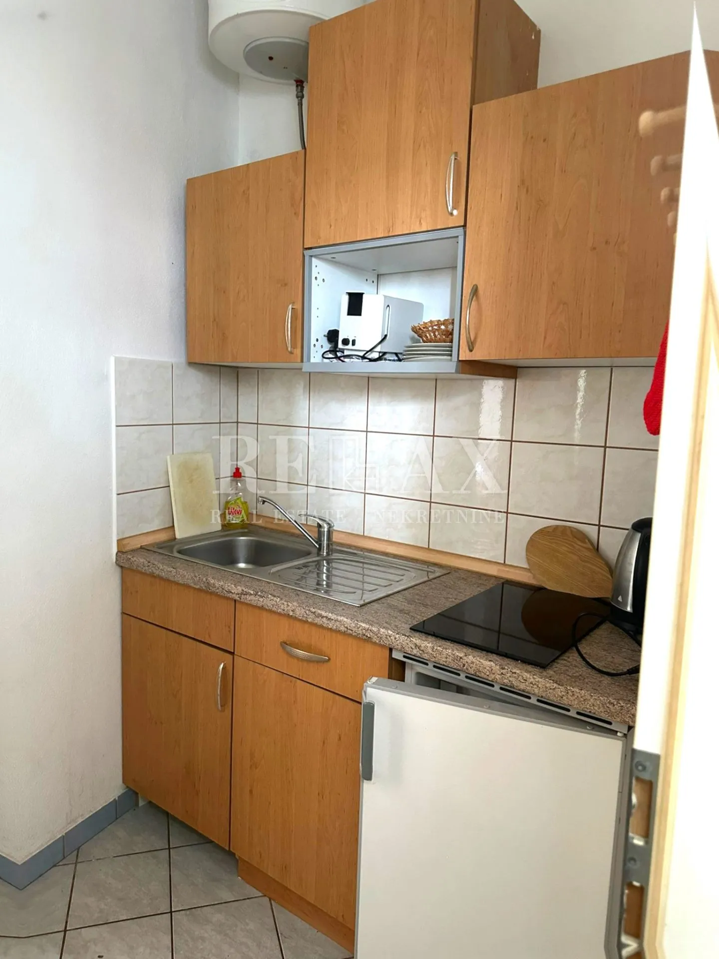 crikvenica- kuća u širem centru sa 7 apartmana - slika 57