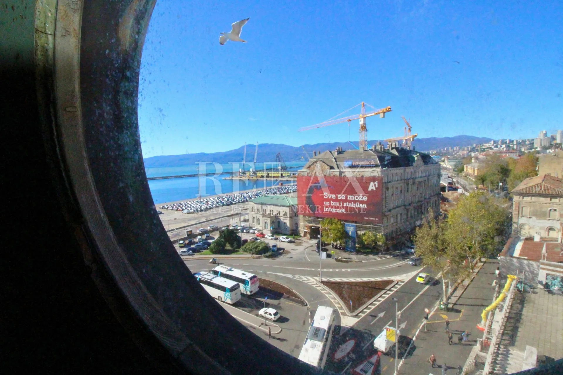 rijeka - stan u centru grada, pogled na more - slika 24