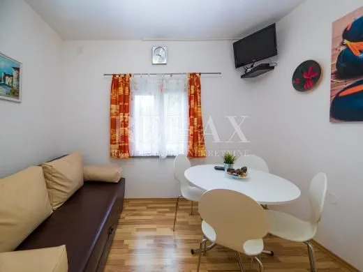 crikvenica,dramalj - kuća sa 7 apartmana - slika 48