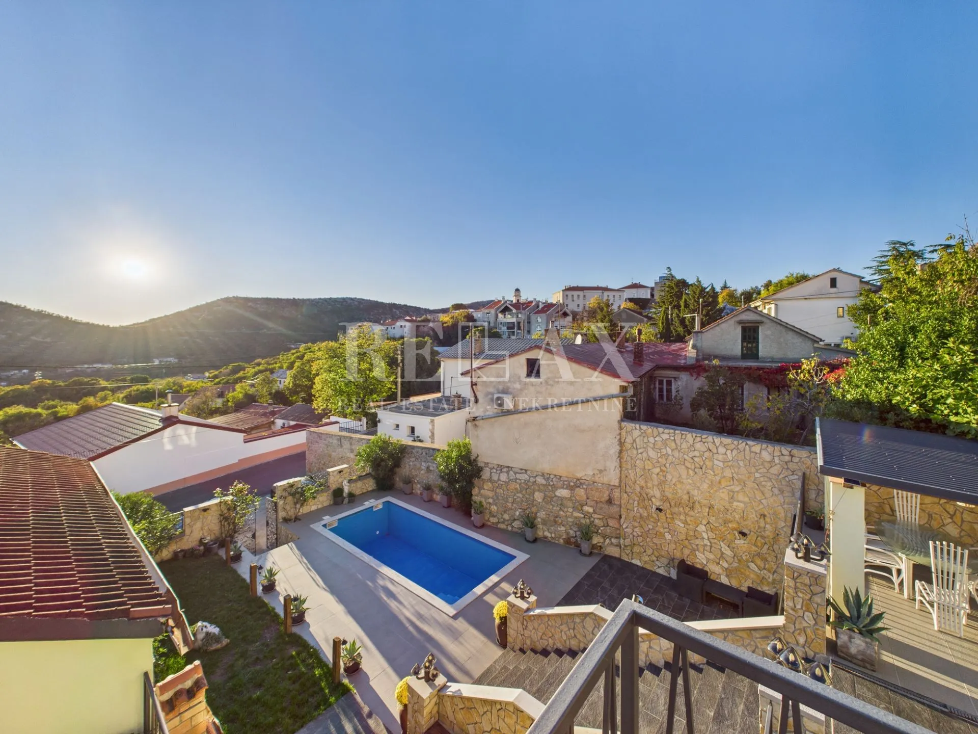 bribir - kuća s bazenom i tri apartmana - slika 6