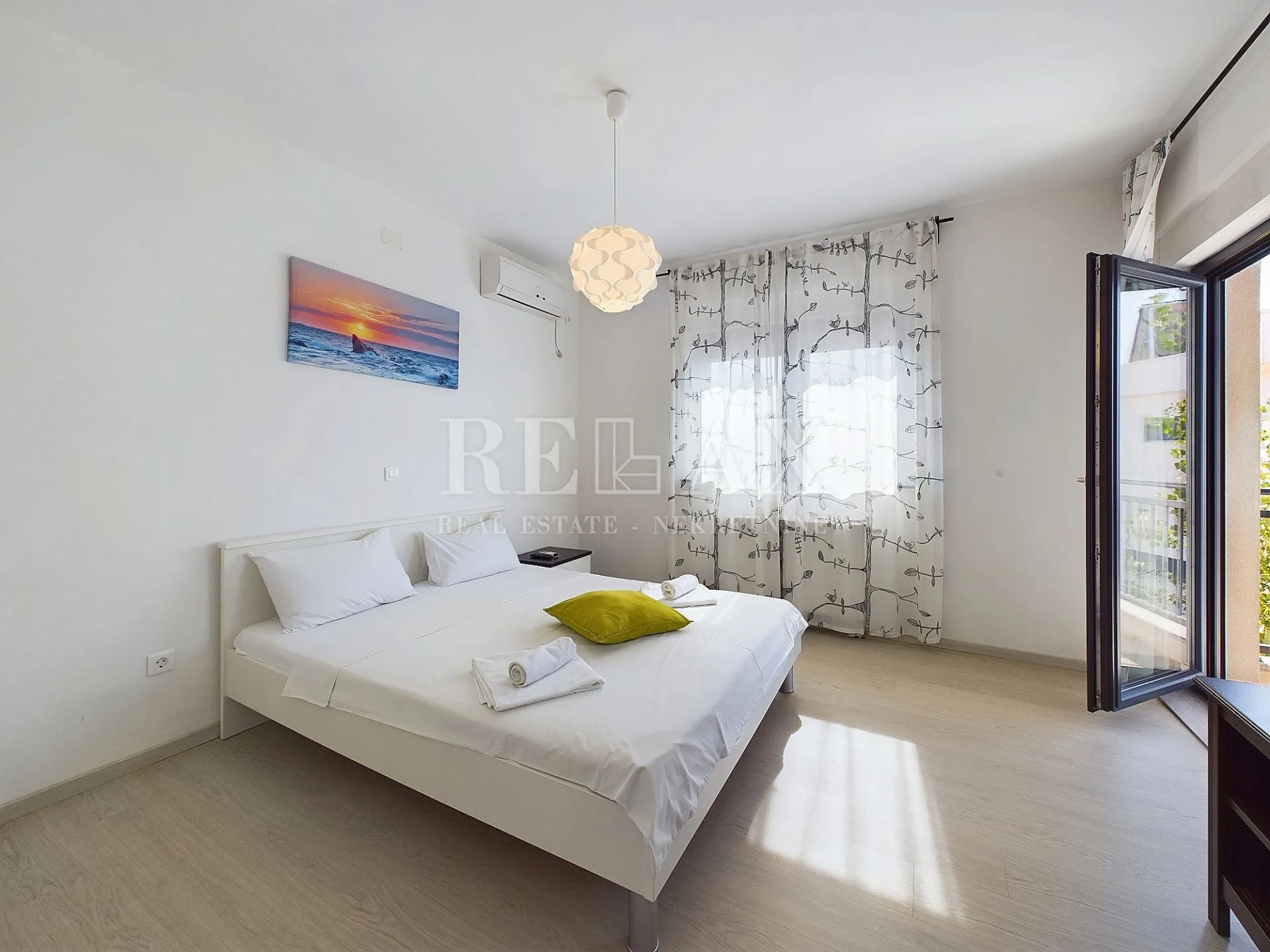 crikvenica - vila s bazenom i pogledom na more - slika 17