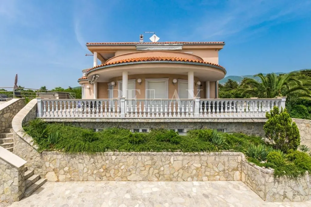 crikvenica - elegantna vila s panoramskim pogledom i bazenom - slika 48