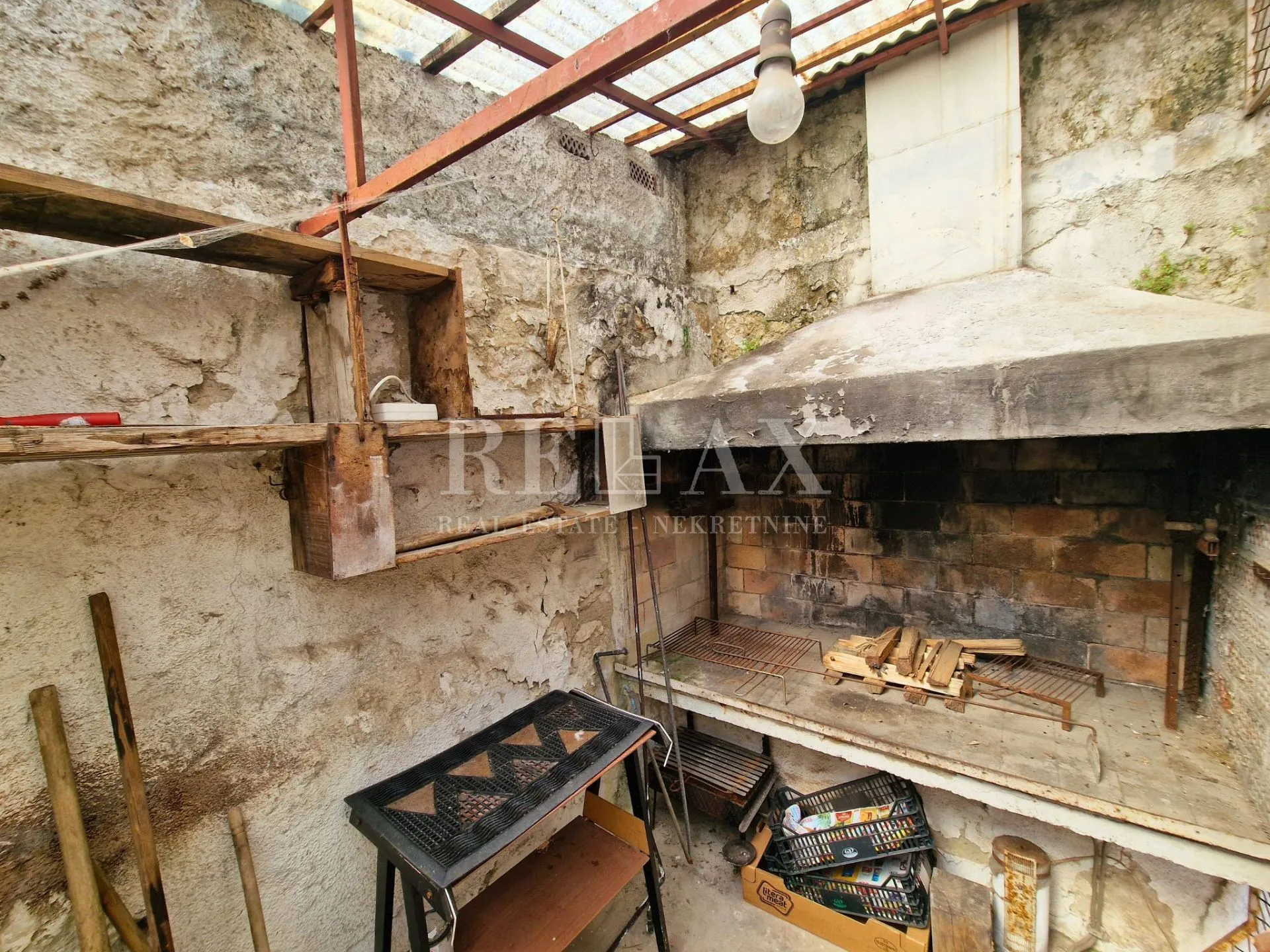 novi vinodolski - kuća s okućnicom u centru - slika 5