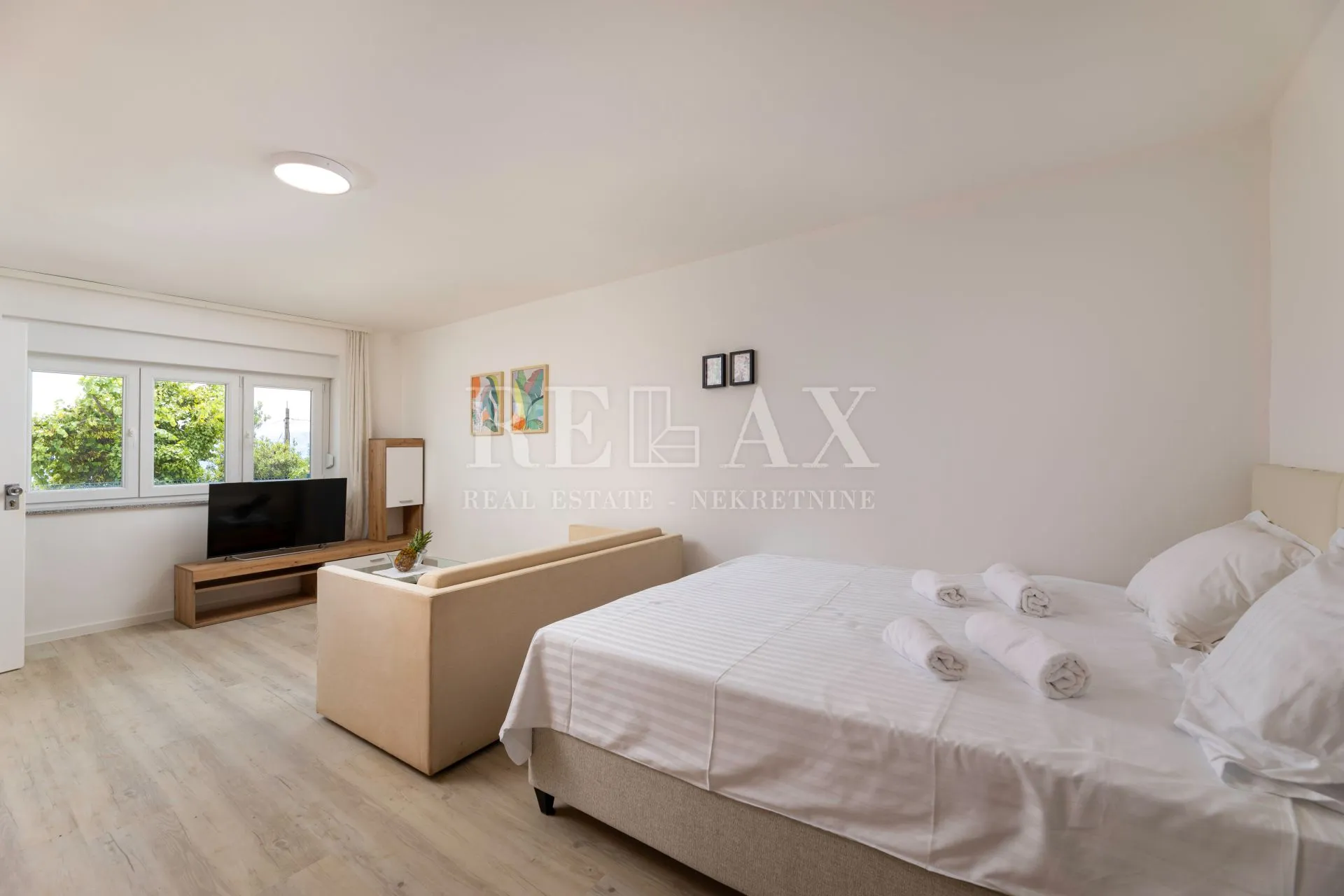 povile - vila s bazenom, nadomak mora - slika 21