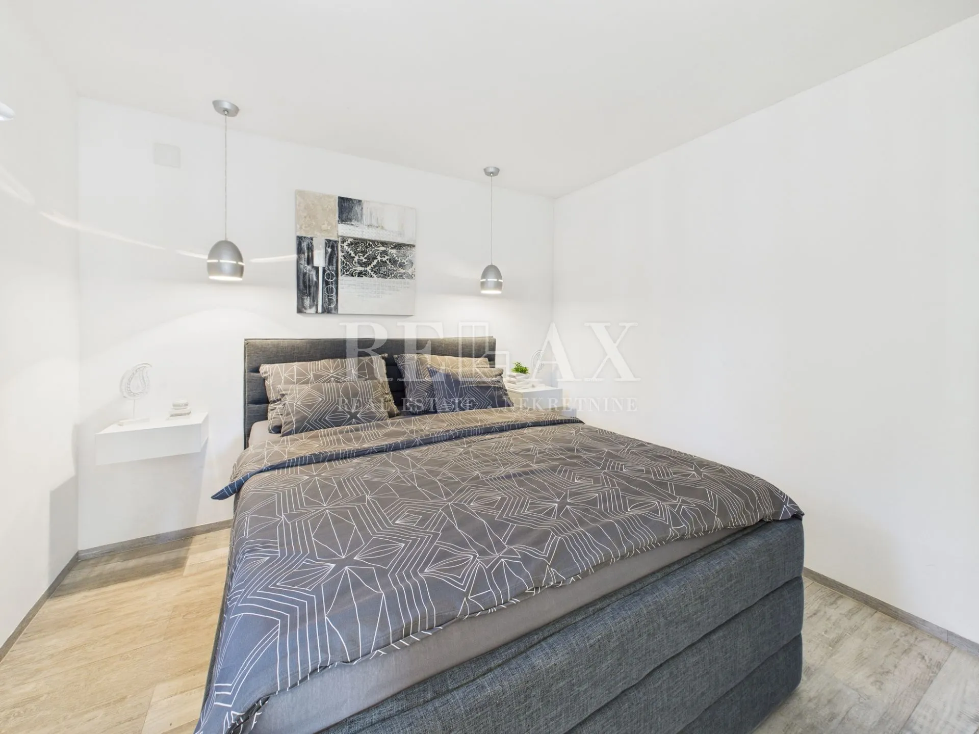 bribir - kuća s bazenom i tri apartmana - slika 12