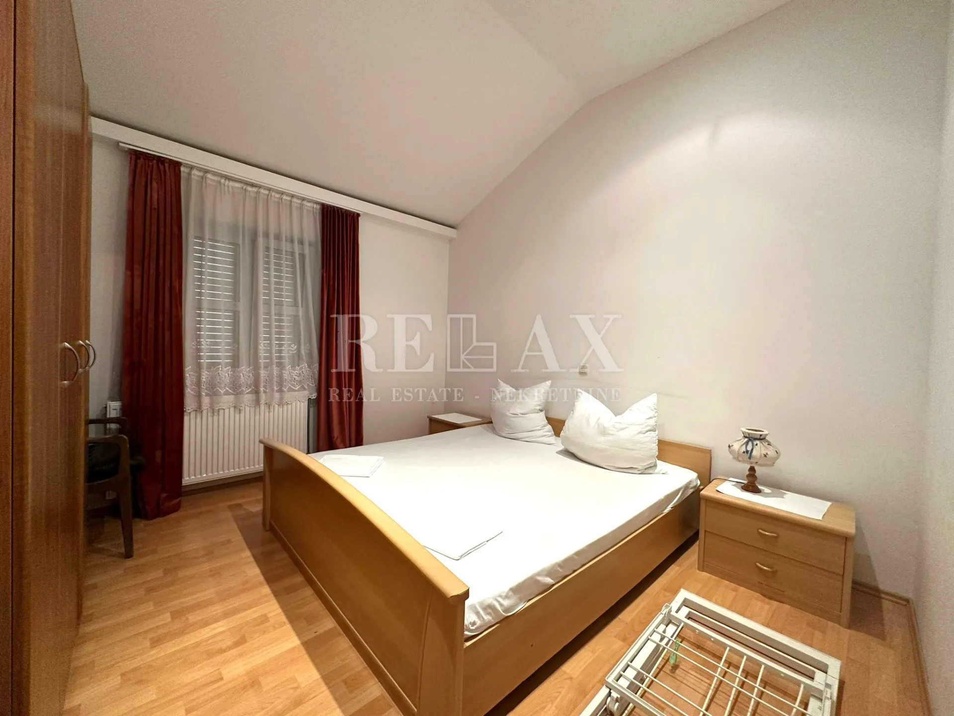 crikvenica- kuća u širem centru sa 7 apartmana - slika 34