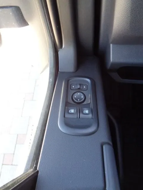 renault master doka 2,3 bdci sanduk/hr/56tkm/7sj/klima/temp/dnled/kuka - slika 13