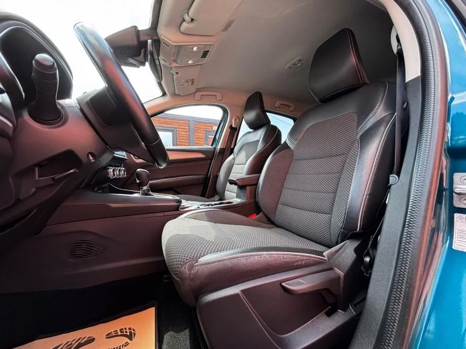 renault megane conquest 1.6 automatik •2022•kamera•leasingbezučešća - slika 8