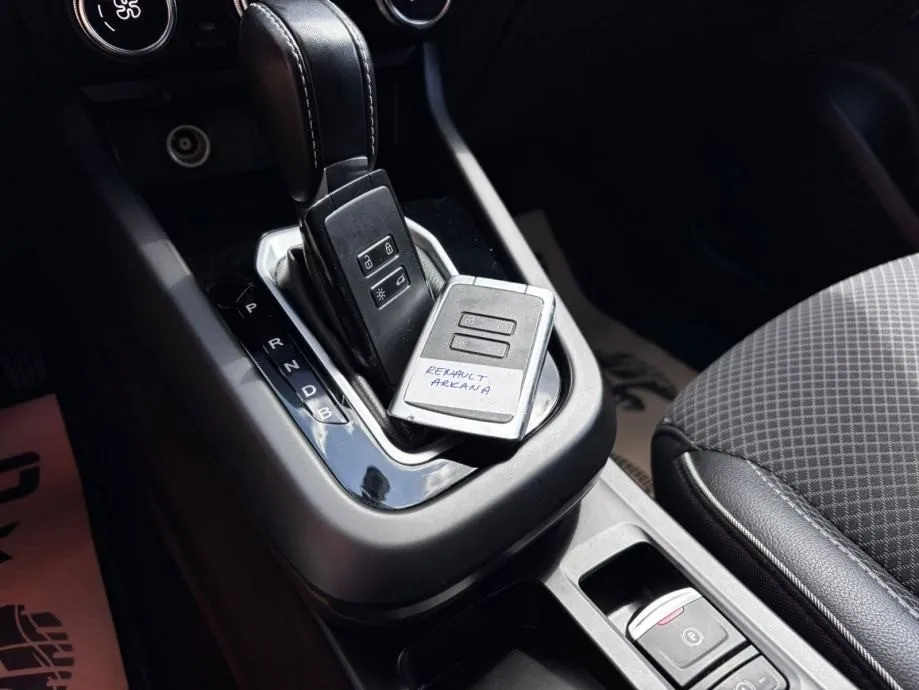 renault megane conquest 1.6 automatik •2022•kamera•leasingbezučešća - slika 18
